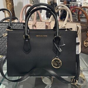 Michael Kors Sheila Medium Center Zip Satchel Crossbody Bag
NWT